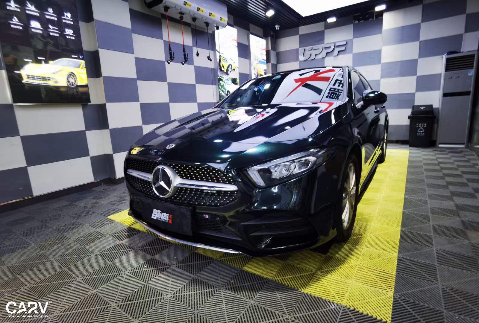 奔驰a200全车贴膜卡孚改色膜超亮祖母石绿