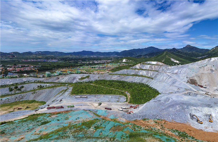 天津蓟州:修复矿山"伤疤" 让山体复绿