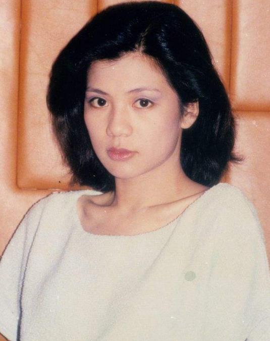 26岁一生凄凉的翁美玲靠自毁寻爱葬礼上被汤镇业圆梦