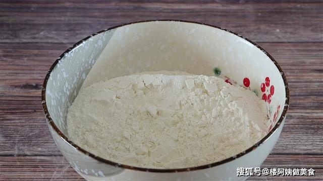 葱花|简单的早餐饼做法，省时省力，吃起来柔软又筋道，营养又健康