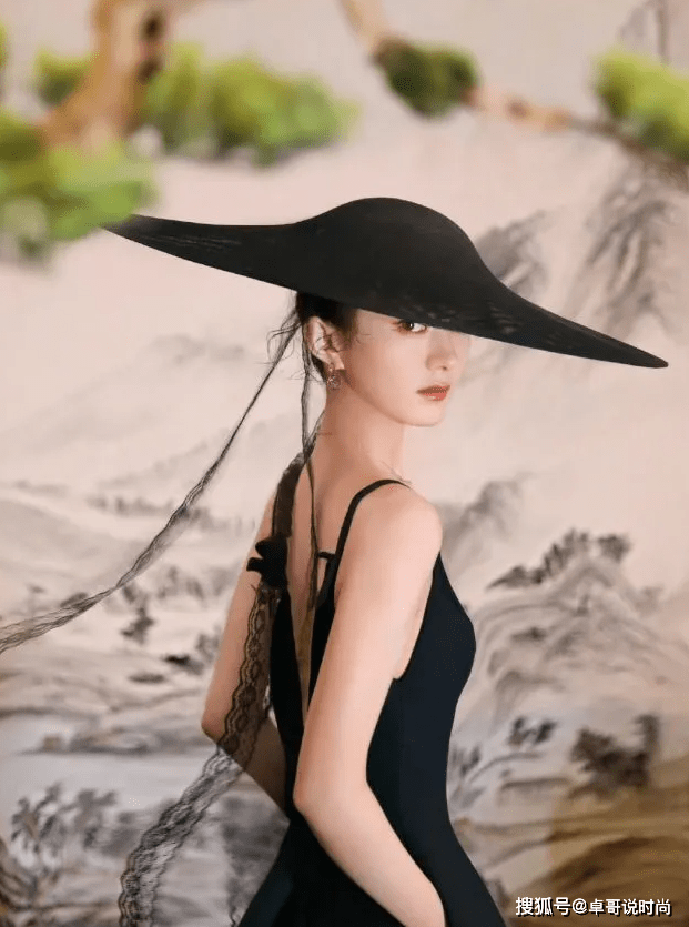 整体 赵丽颖国风封神穿搭，不一样的国风美展现，网友：大爱