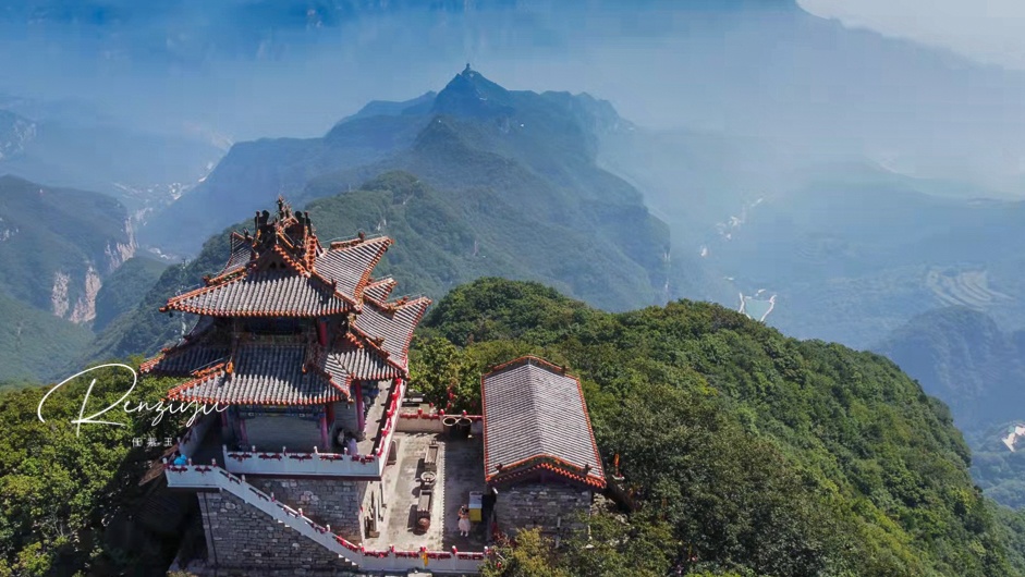 窑洞|长假去山西云丘山景区，小众景区特色民宿，窑洞和山顶太空舱快去体验