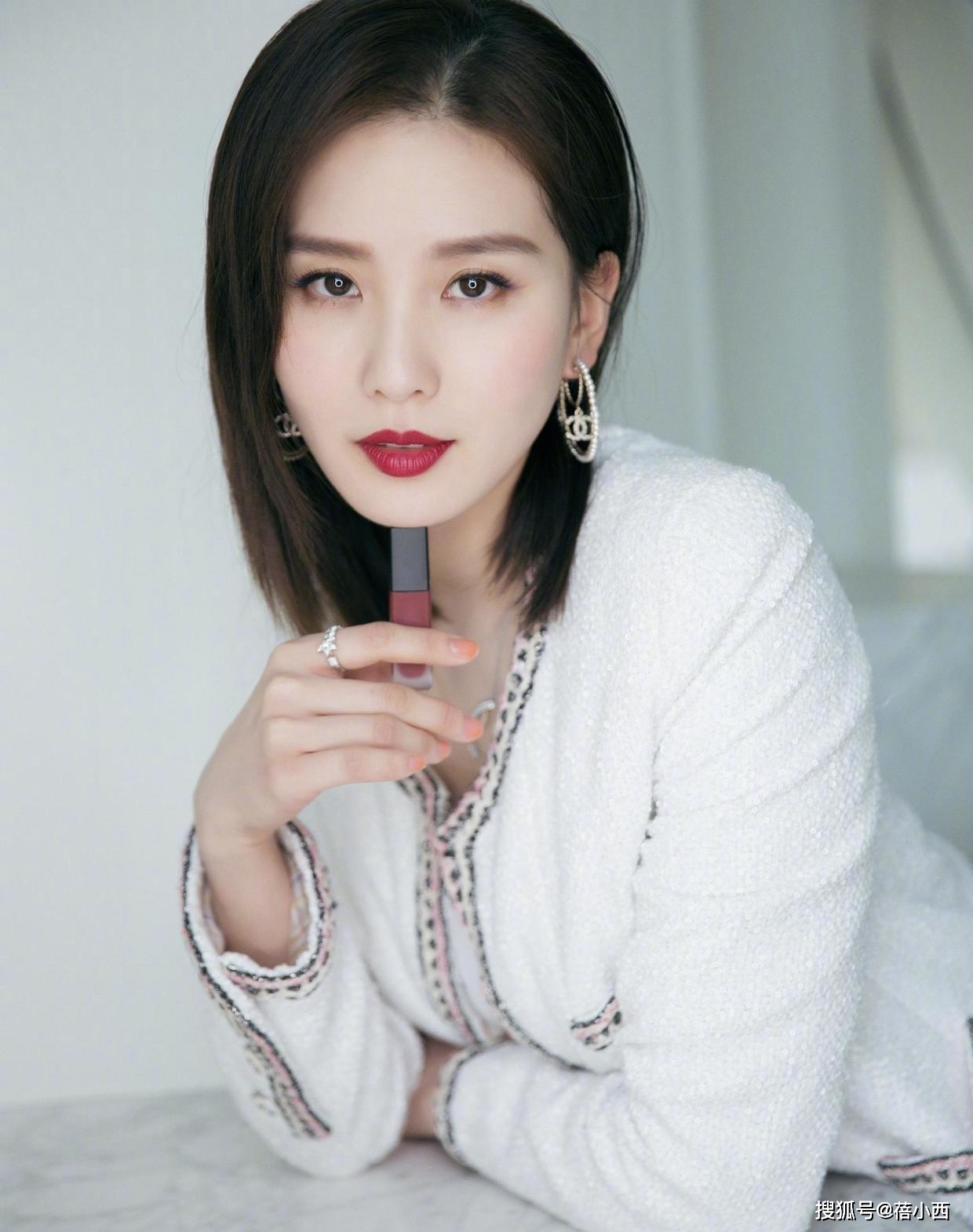 灯笼 有一种高级感叫刘诗诗穿真丝连衣裙，明明很简单，她却穿出国际范