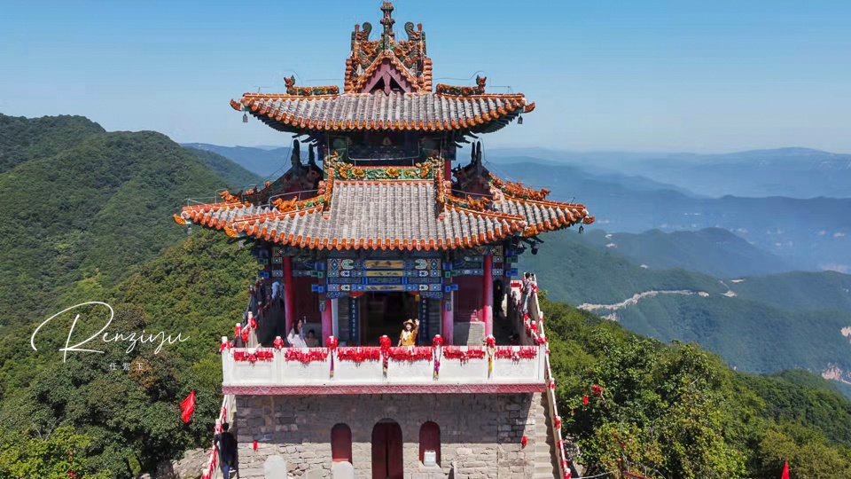 窑洞|长假去山西云丘山景区，小众景区特色民宿，窑洞和山顶太空舱快去体验