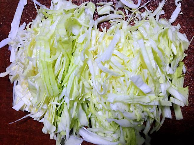 煎饼|早餐吃蔬菜蛋饼,营养又省时,几分钟搞定,再也不担心吃不上早餐