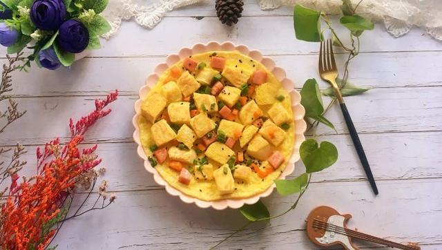 葱花|剩馒头有新吃法，可以和蛋液搭配，做成馒头煎蛋