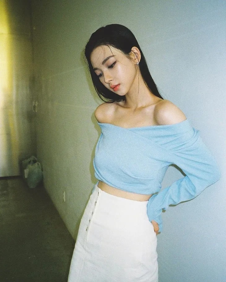 条纹 蹭明星人气从无名小卒变顶流？各种风格游刃有余，当之无愧的大势