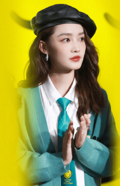 邓伦 众星周末营业状态PK！唐嫣仙贵、李沁鬼马，邓伦和王俊凯谁圈粉？