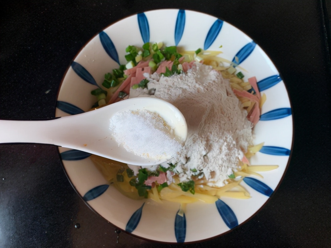 生活|软糯好吃的早餐土豆饼,简单又惊艳,简直不要太好吃