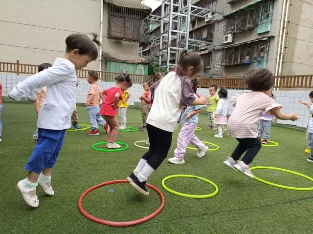 独立|萌娃上学记——华阳幼儿园总园小六班“爱上幼儿园”主题活动