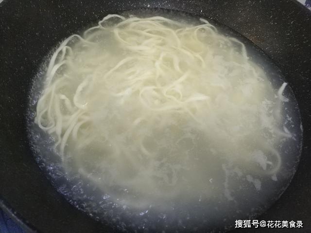 汤汁|秘制茄子肉丁卤，拌面条真的是一绝