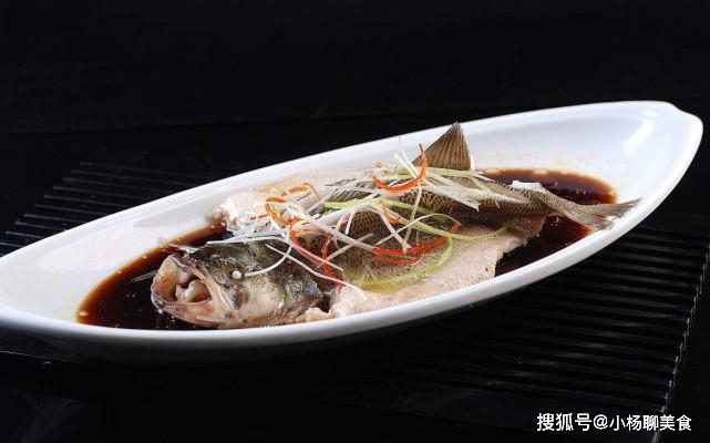 怎样才能做好清蒸鲈鱼 73b1c581825b4766920c43845f1792f7.jpeg