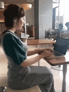 搞笑GIF：說出來你們可能不信 今天我真的走了狗屎運 搞笑整蠱 第15张
