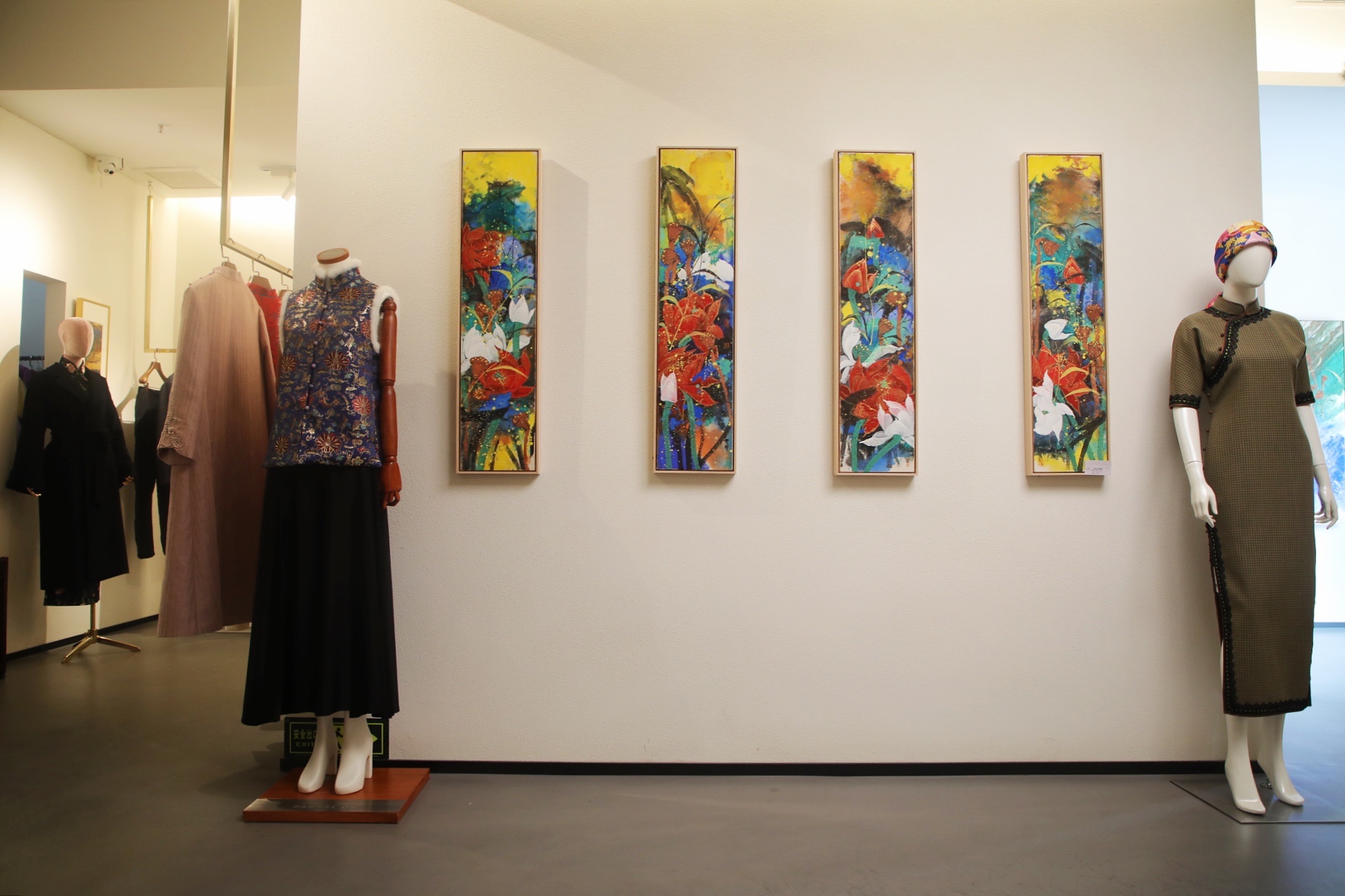 都能 迎国庆溢彩画与新中式服饰艺术展丨遇见美好的自己