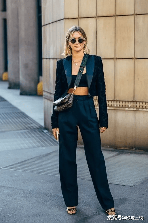 黑色 悦穿搭：全身黑色搭配，照样美又气质