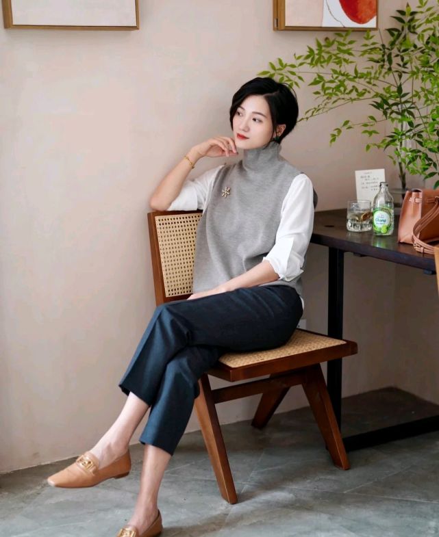 卫衣 想要美出圈，就要学会穿衣搭配，邂逅一场秋末浪漫