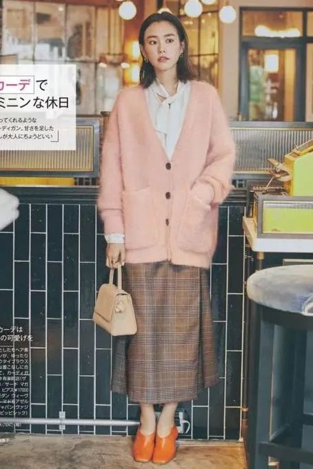 设计 秋天外套里面穿什么?这4种经典内搭让你一直美下去！