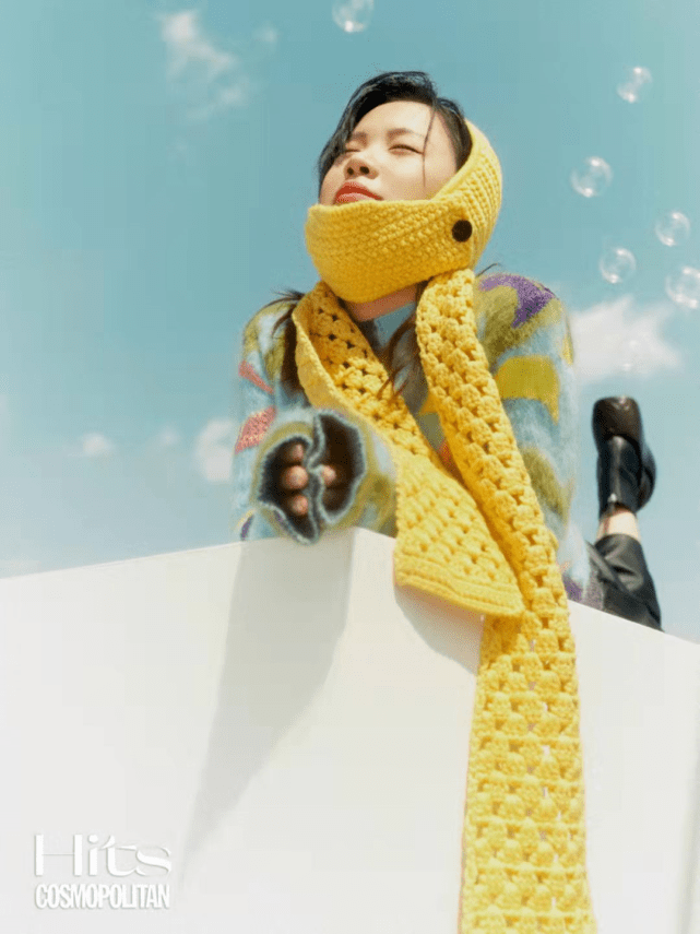 亮度高 杨倩首张时尚大片曝光！穿黄裙美成韩剧女主，代言小米就是不一样