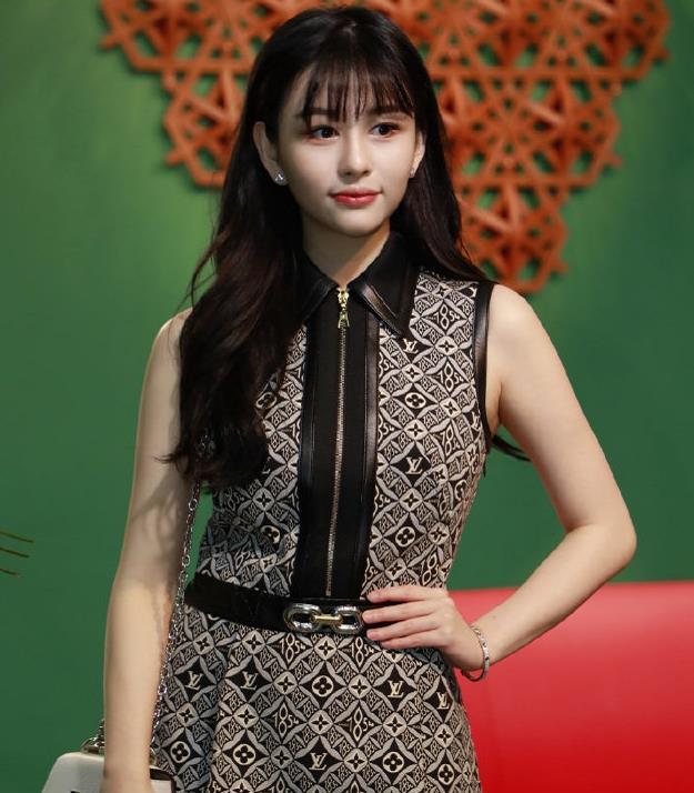 林恺铃 星二代比美！邱淑贞女儿似妈翻版，任晴佳气质佳，林恺铃衣品好