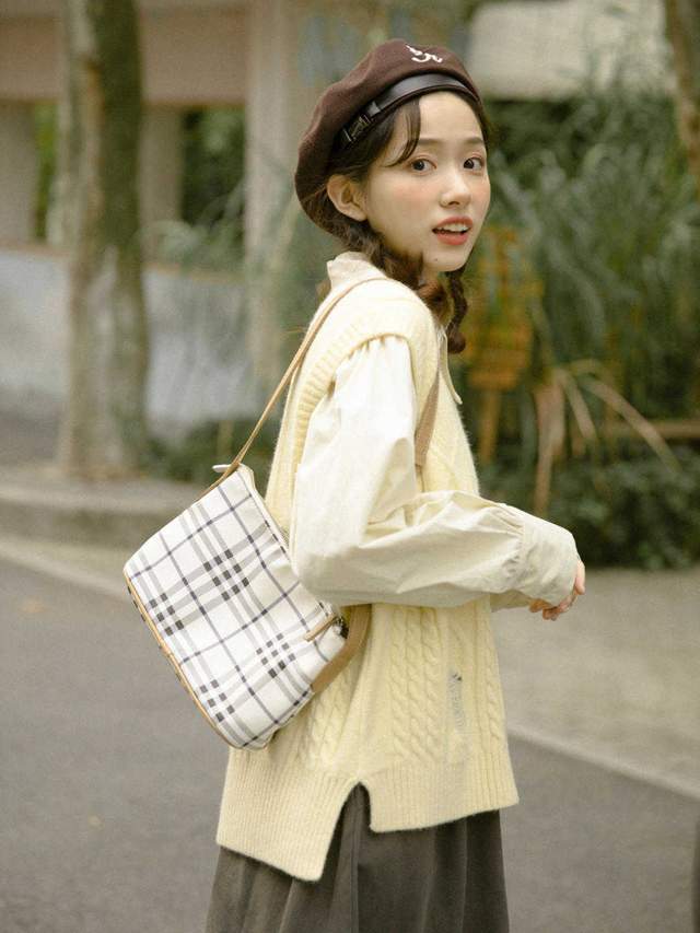 西裤 女生30岁如何穿搭才优雅?试一试针织开衫,让你显得高级又温柔
