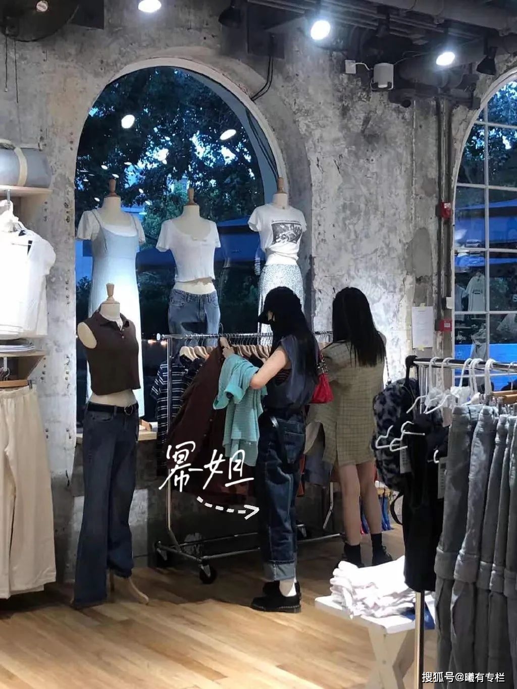 下半身 稳坐内娱街拍女王，杨幂到底赢在哪儿？