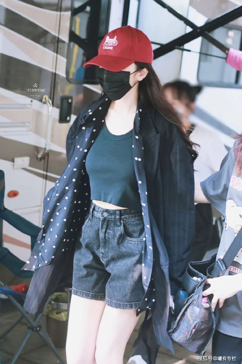 下半身 稳坐内娱街拍女王，杨幂到底赢在哪儿？