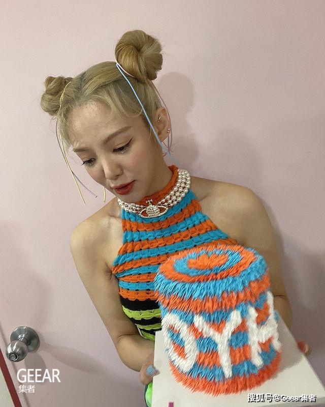 孝渊 韩星们也不约而同戴上这款项链：秋冬不能错过的珍珠首饰！