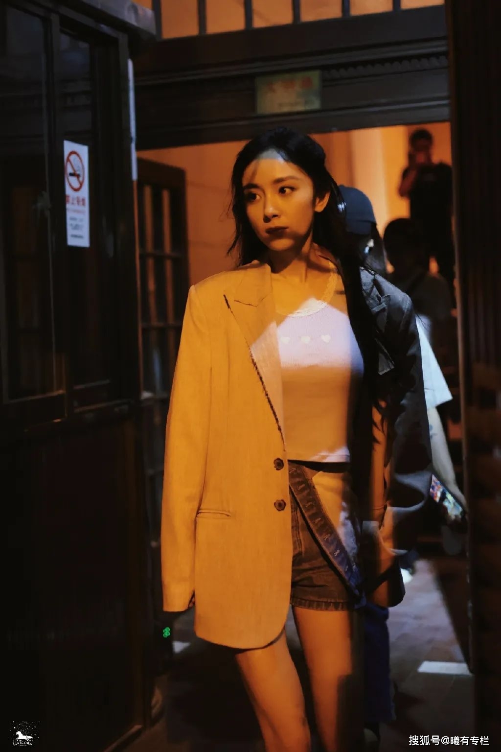 下半身 稳坐内娱街拍女王，杨幂到底赢在哪儿？