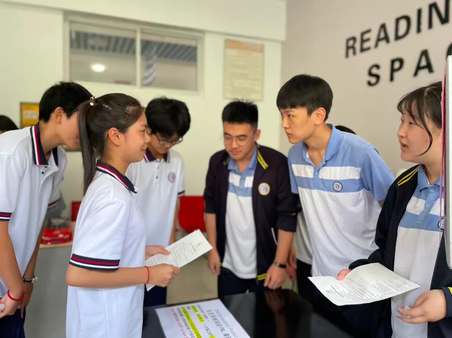 潍坊七中国际部举办新学期选修课集市活动