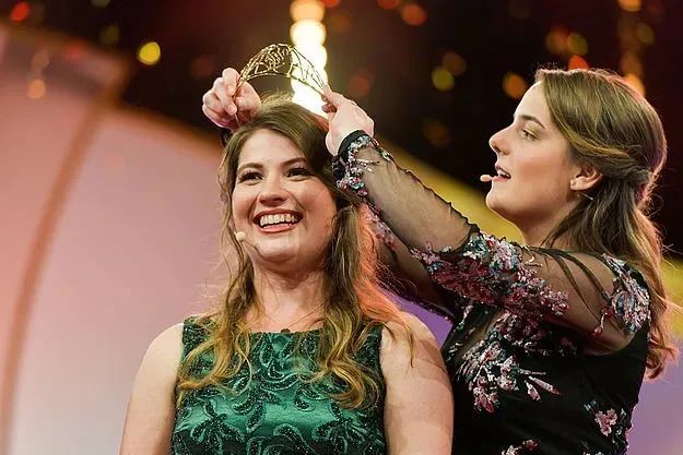 Baden|来自Baden巴登产区的Sina Erdrich加冕第73届德国葡萄酒皇后