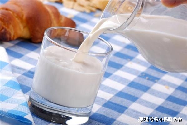 类人|常喝牛奶好处多,不过千万别乱喝,这4类人喝牛奶时,要选对类型