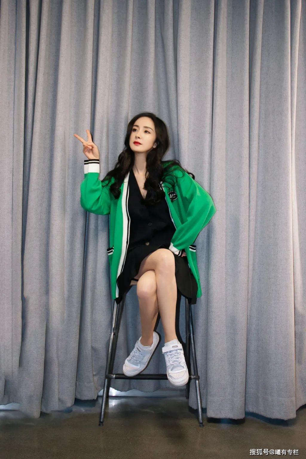 下半身 稳坐内娱街拍女王，杨幂到底赢在哪儿？