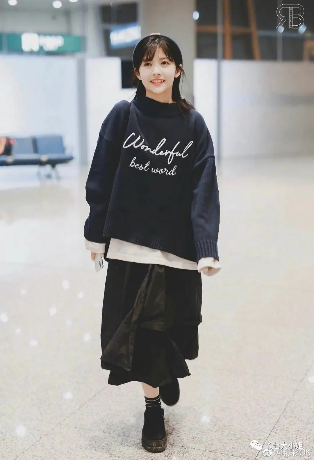 整体 十月份的裙子，这条廓形裙最好穿~