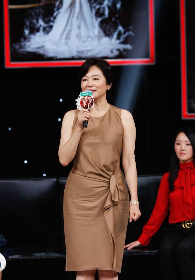 蔡少芬 蔡少芬和朱茵美的自然,年龄最大的林青霞却更有魅力,端庄优雅