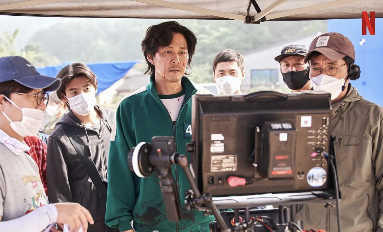 木头人|韩国影视界真敢拍,游戏也能玩出大屠杀,第一集就有两大影帝飙戏