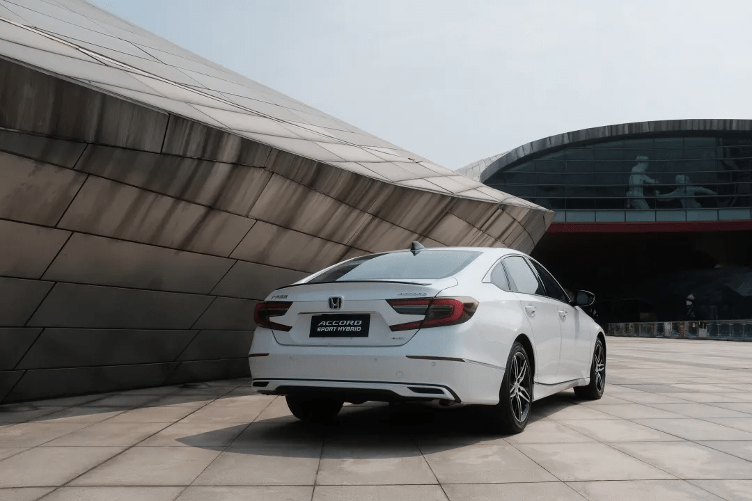 首试新雅阁b级车老大席位又稳了