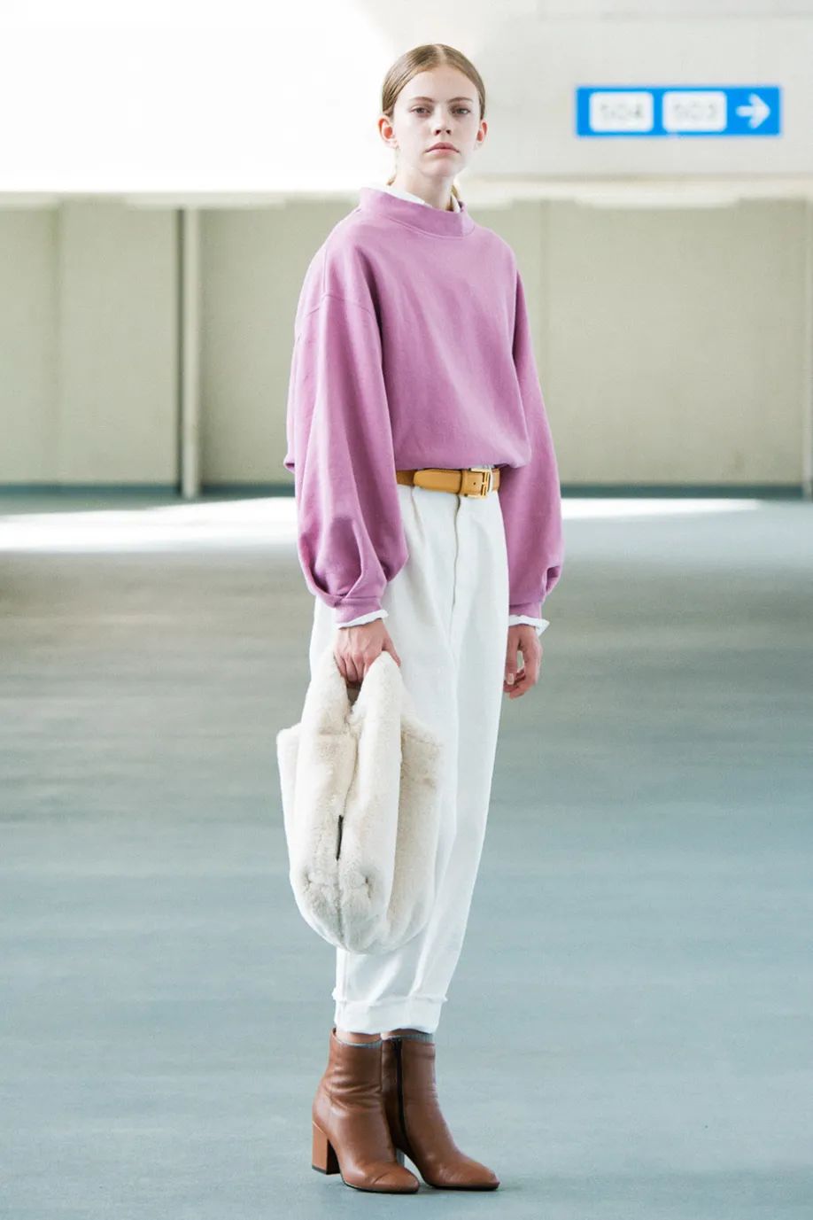 经典 卫衣+阔腿裤，今秋最舒适时髦的搭配！