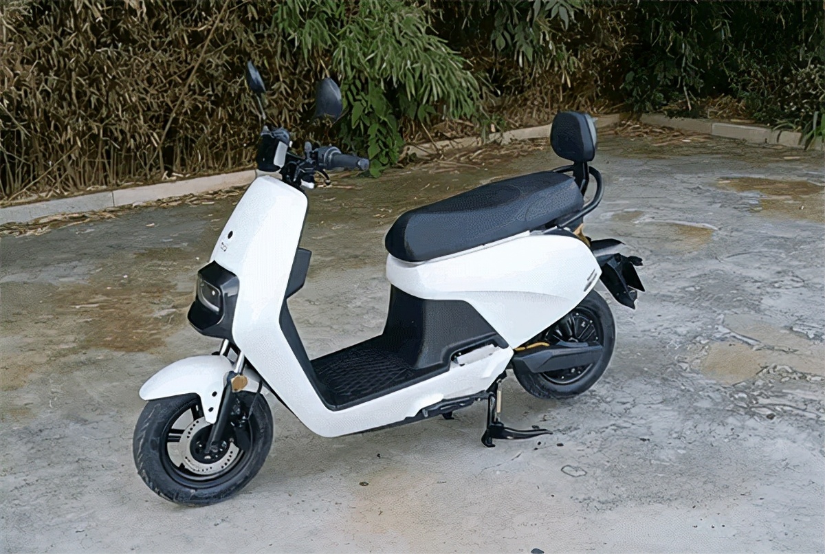 国庆直降300元果断入手小牛电动govag3c动感十足超级拉风