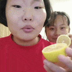 电饭煲|搞笑GIF趣图：妹子你穿了那么多，就不怕捂的慌吗？
