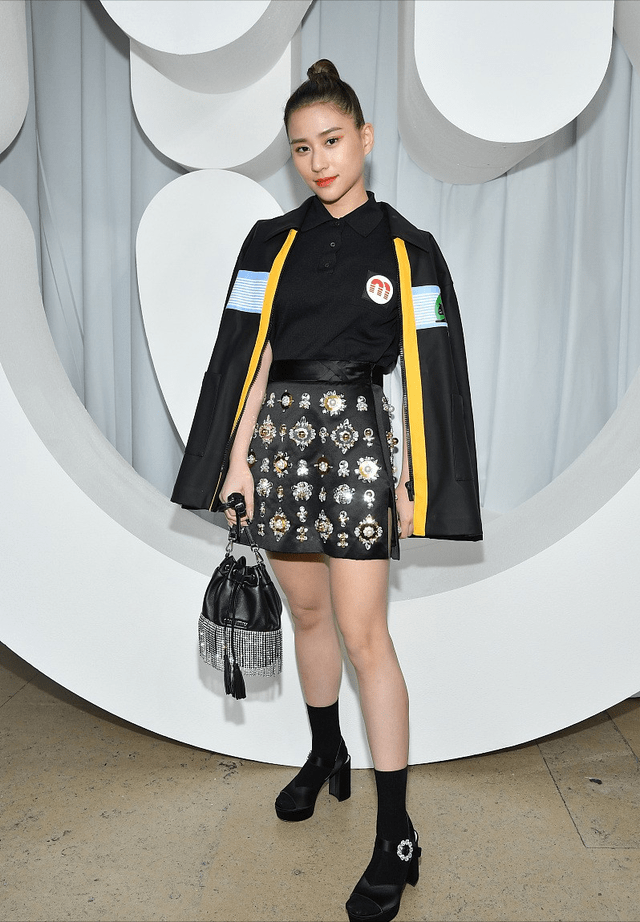 超越 何超莲杨超越穿同款裙子,更看得出区别,出身豪门真不一样