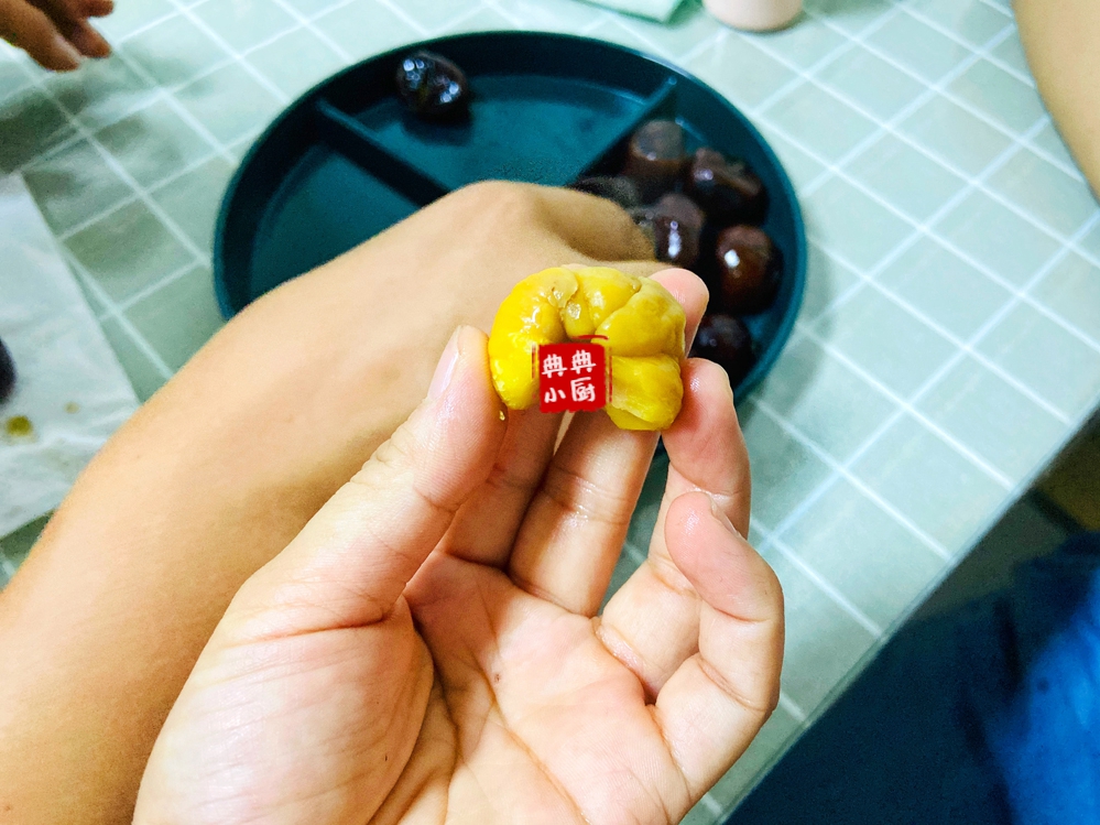 做法|不用烤箱，教你在家做糖炒板栗，香甜软糯，不比外面卖得差