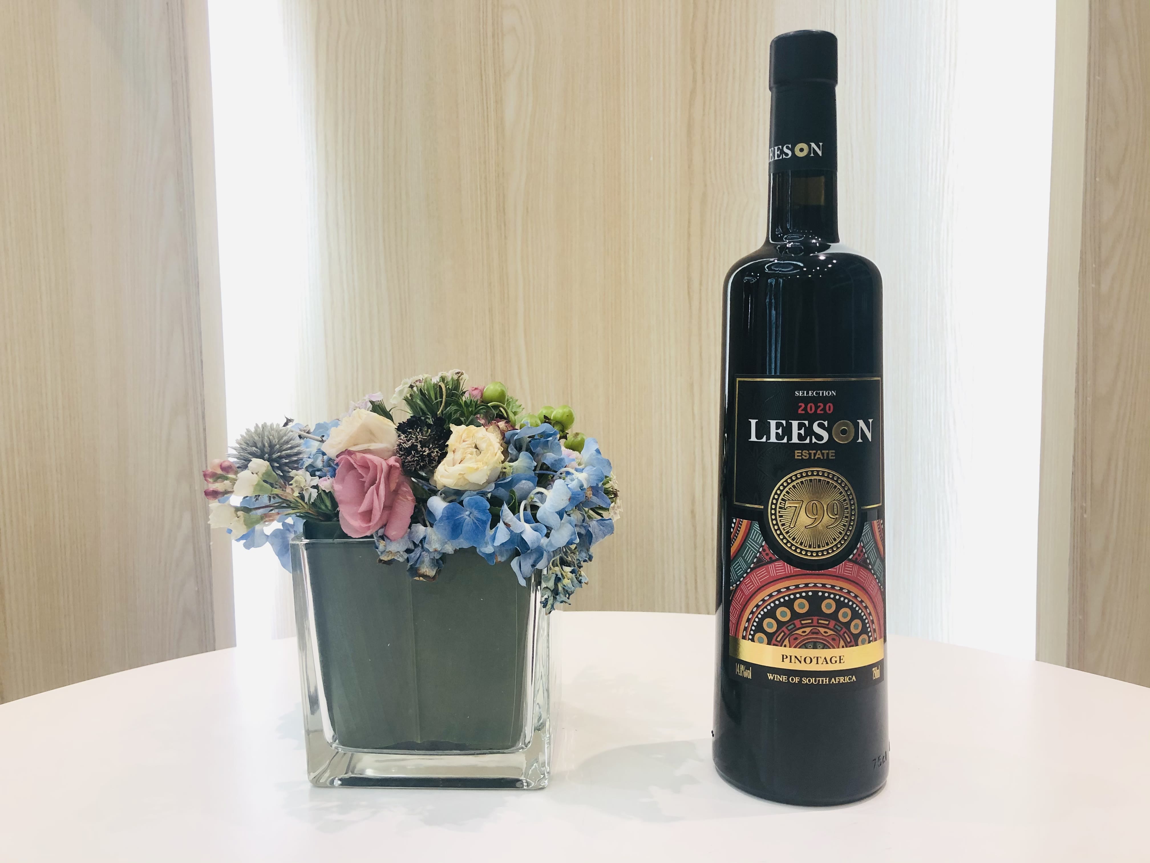 单宁|如何正确认识葡萄酒“挂杯”，避免尴尬