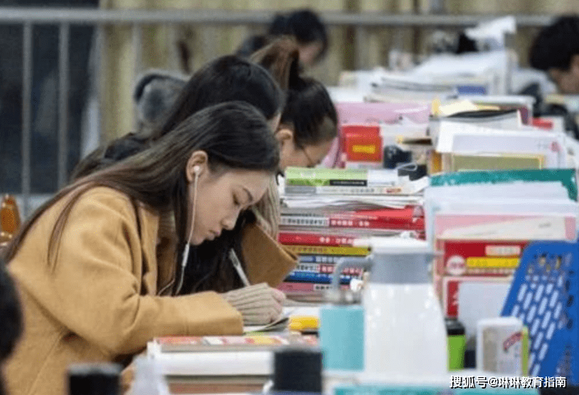 这类学生 免费读大学 毕业就有编制 却仍有很多学生望而却步 师范生