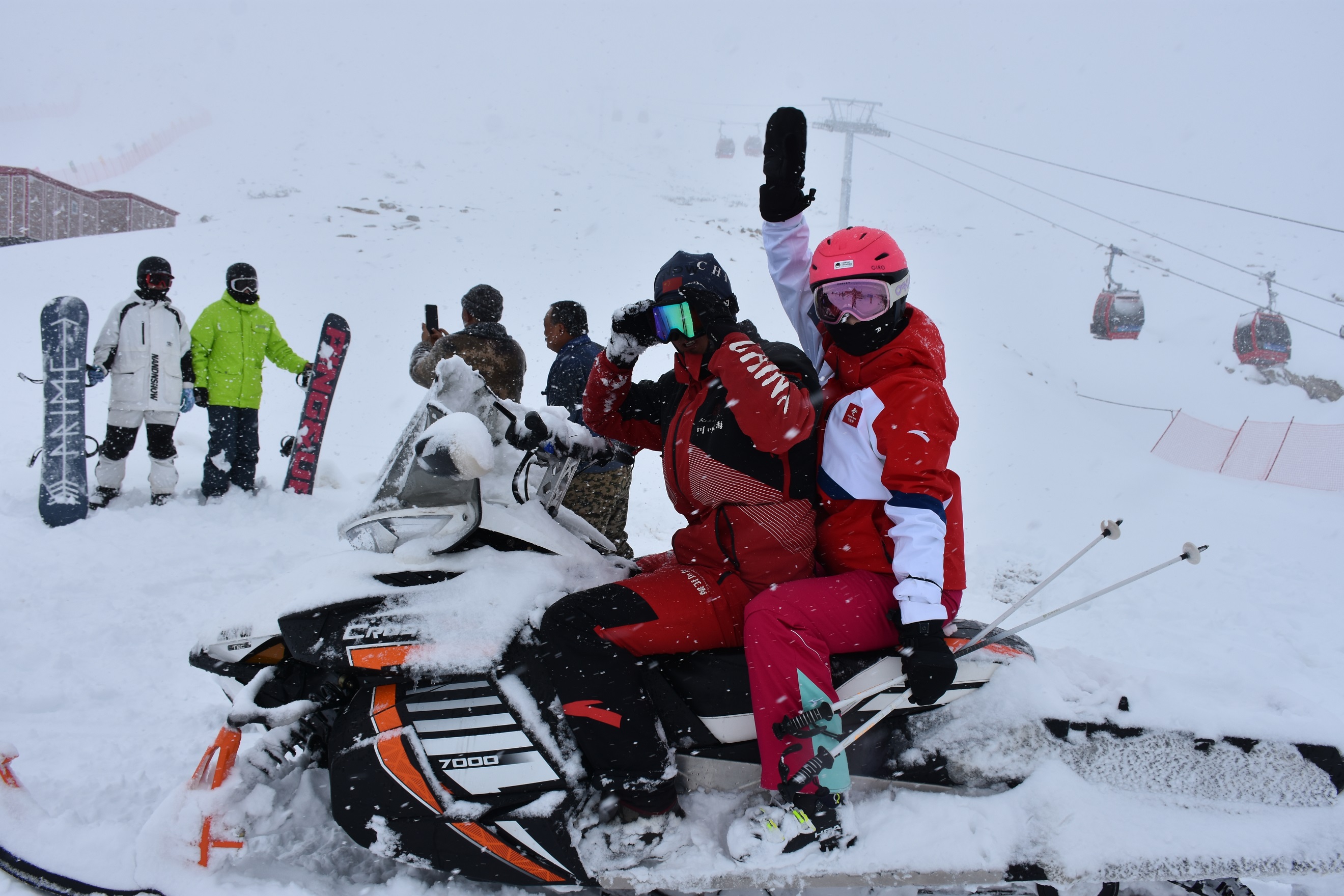 可可托海国际滑雪度假区今日全国领先首滑