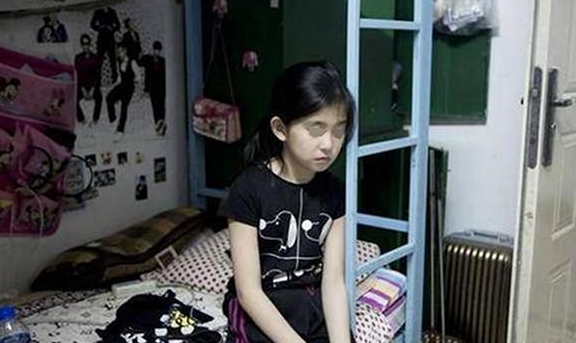 未来|儿子带女朋友回家，女方看到未来婆婆大着肚子，顿时变了脸