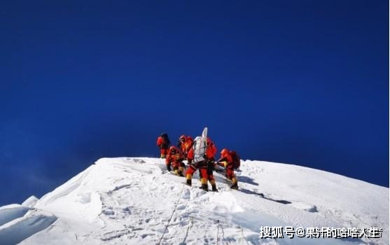 珠峰测量登山队登顶珠峰，尝试三次冲顶，为什么登顶那么困难？