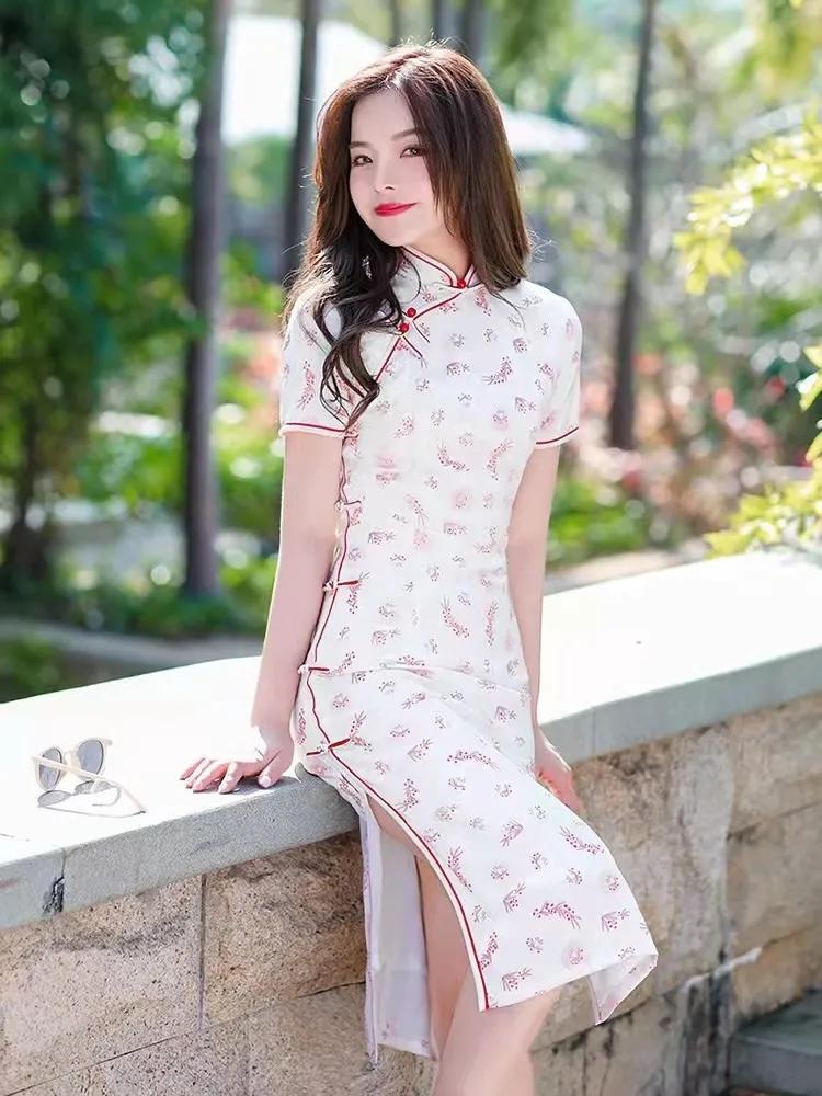 文章 天呐，她真敢穿！现代改良旗袍连衣裙+高跟鞋，美的不可思意！