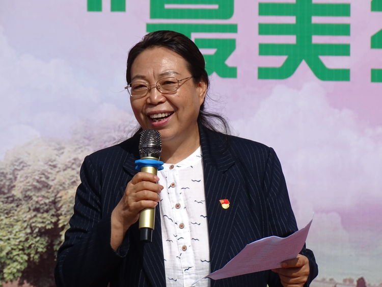 灵丘县东河南镇召开最美乡村人物表彰会