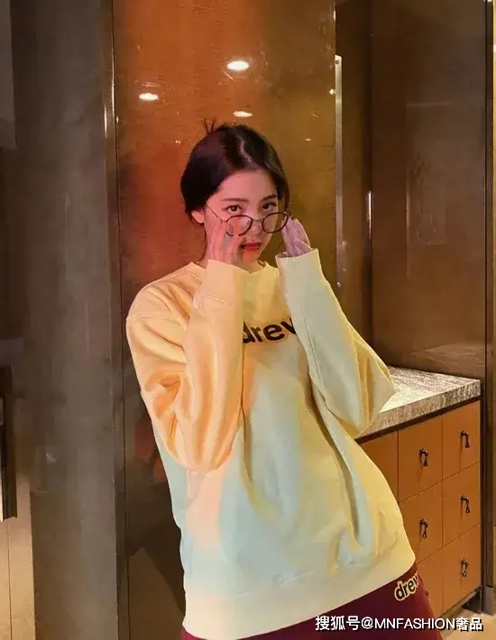 卡通 时尚 | 元气少女风的卫衣就该这样穿