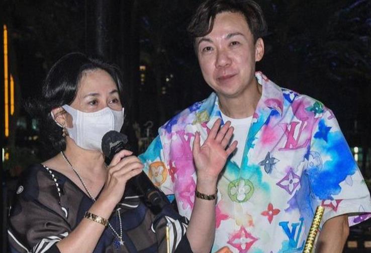 何超琼 何超琼年近六十也很美，坚持素颜不化妆，气质却碾压旁边汪明荃